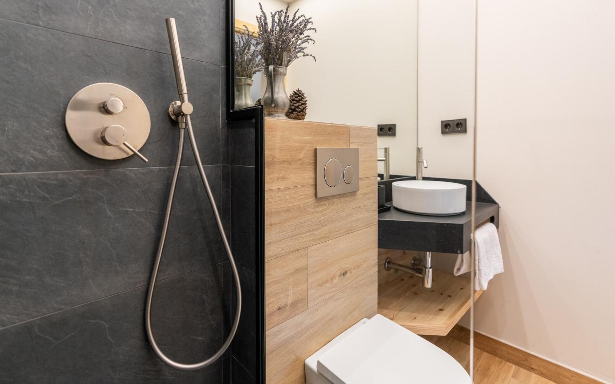 Ruda - En Apartment *